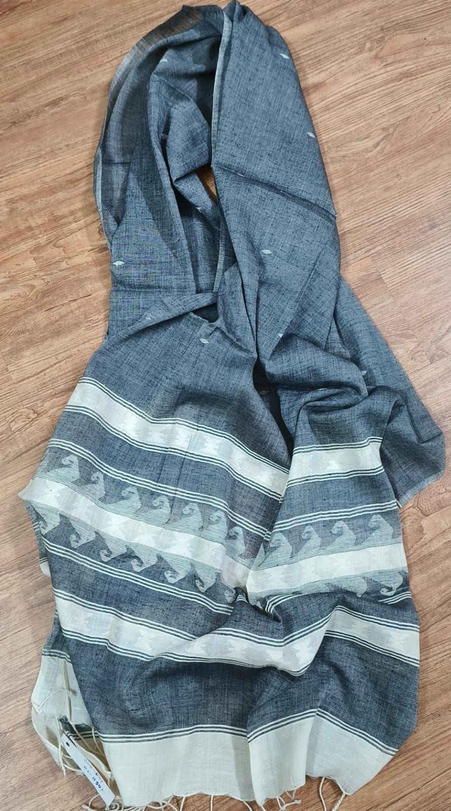 Cotton scarf with Jamdani narrow stripe